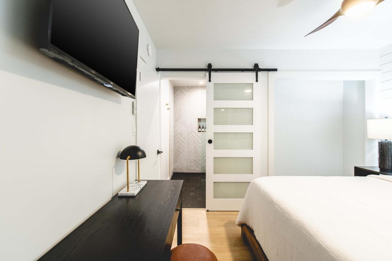 The Kingsley Hotel レイク・アローヘッド エクステリア 写真
